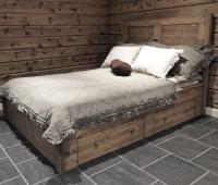 5290 Elegantseng 150 x 200, her vist i farge U102 Muskat umbra